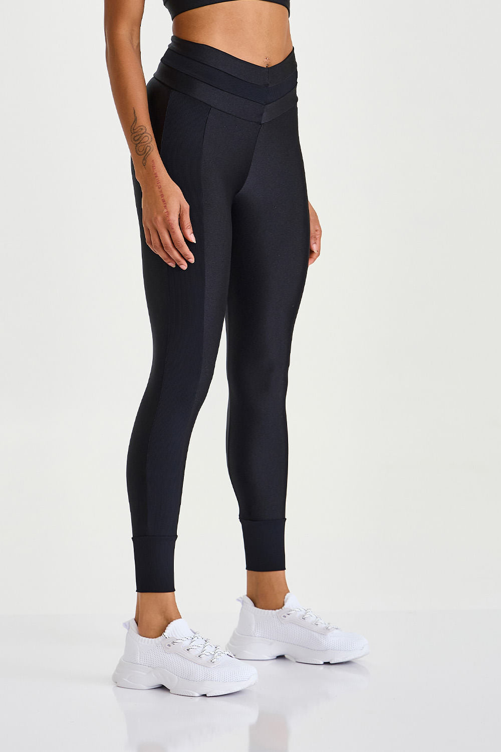 Legging Adaptiv Com Punho E Afina Cintura Preto
