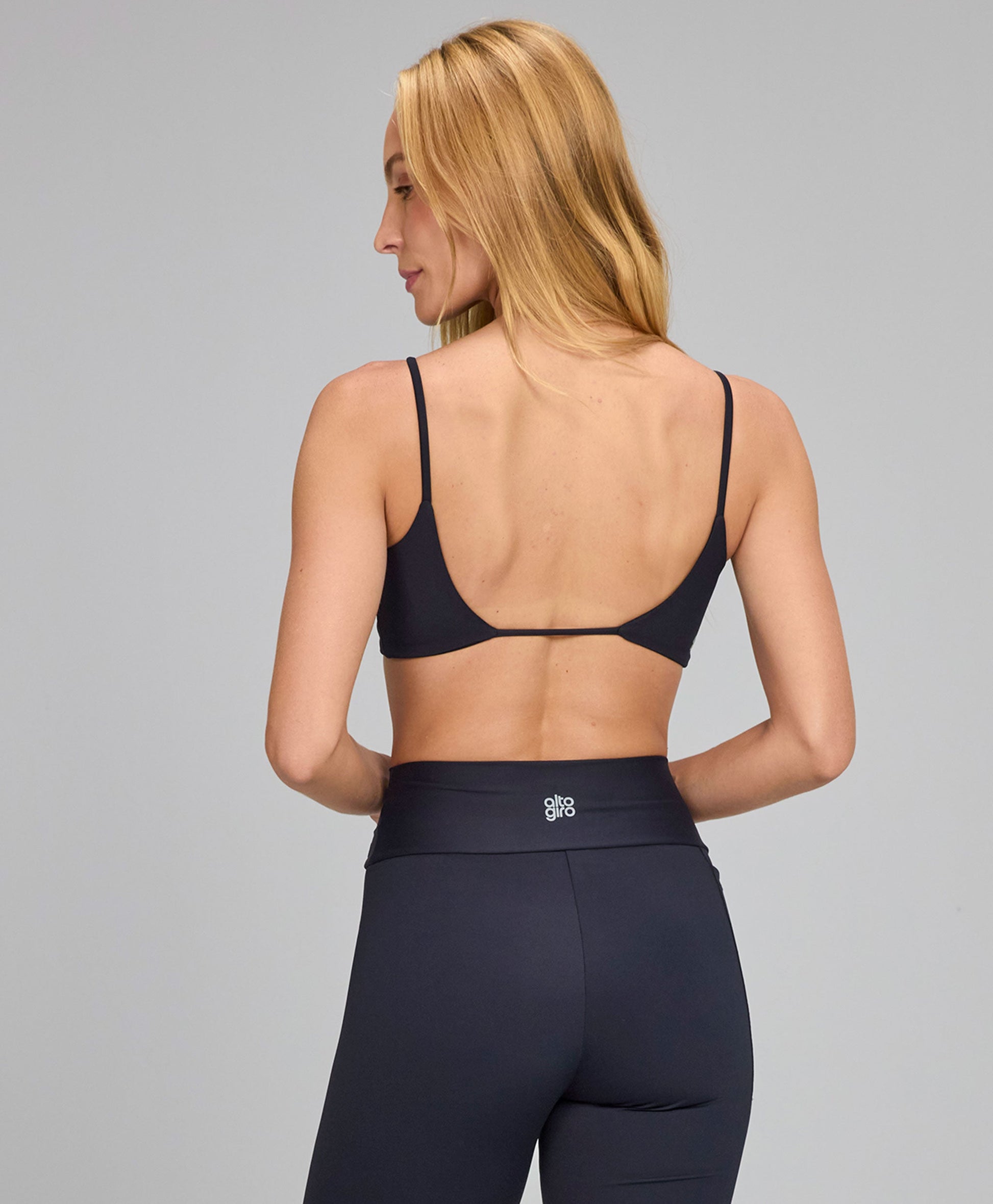 Conjunto Top e Calça Eterno Liso Costas Decotada