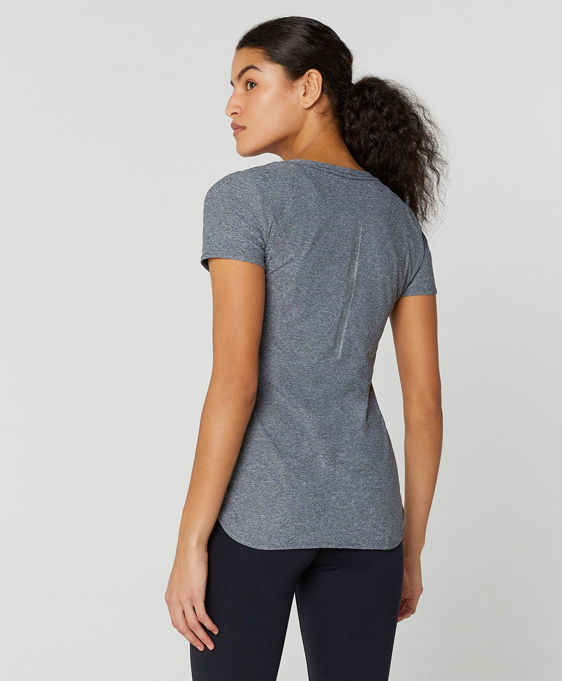 T-Shirt Alto Giro Skin Fit Alongada