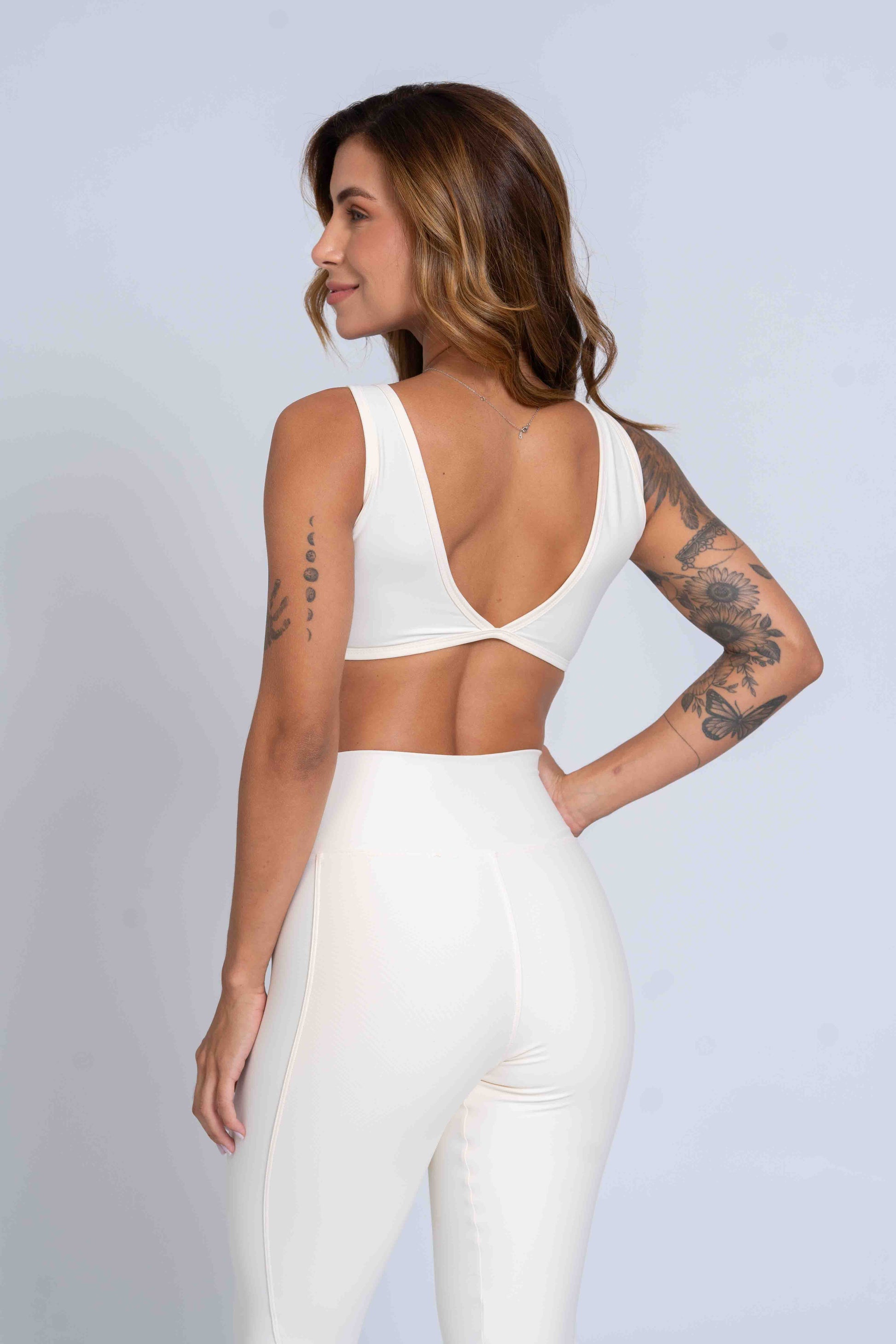Calça Legging fitness Classic Off White com compressão e sem empina bumbum