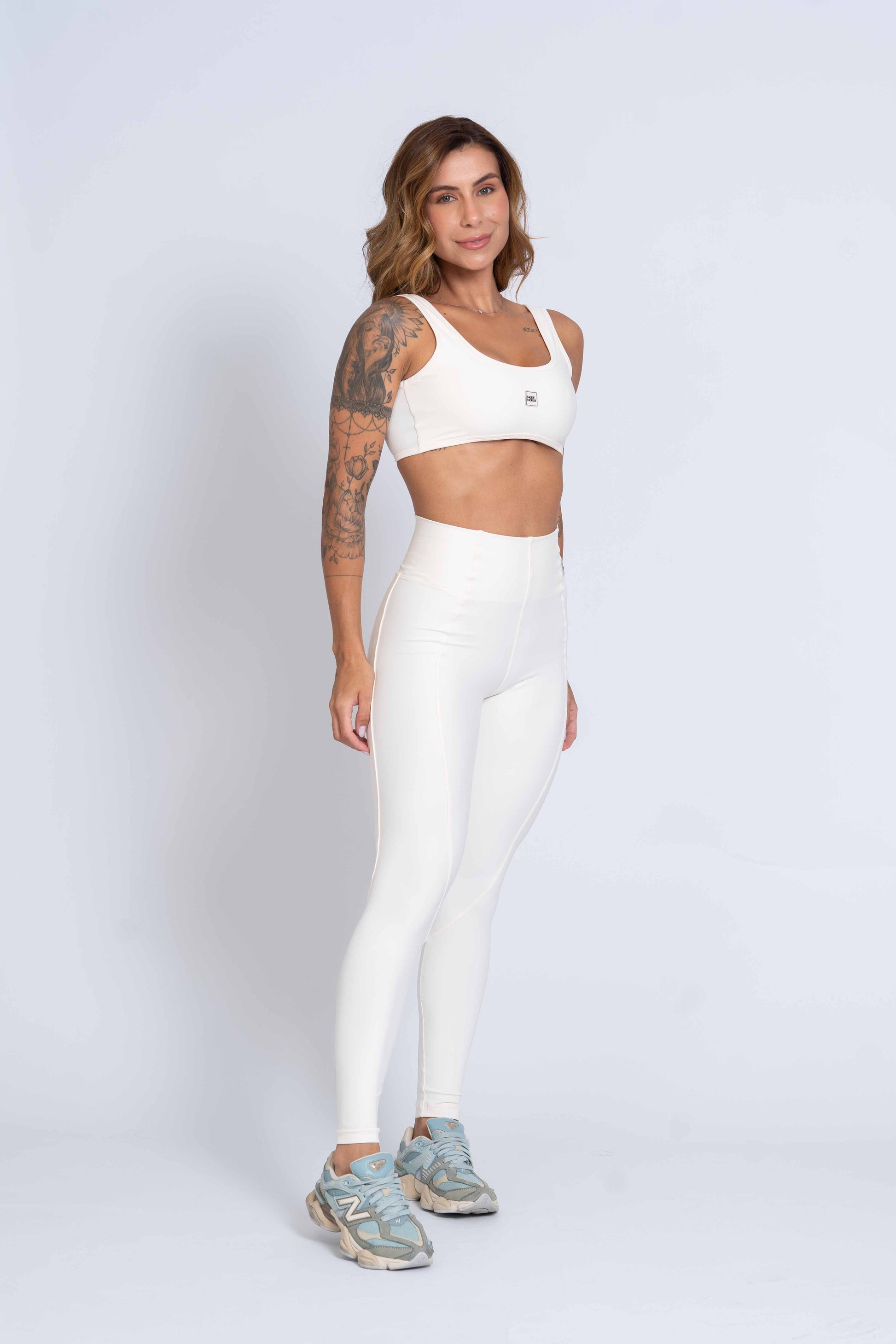 Calça Legging fitness Classic Off White com compressão e sem empina bumbum