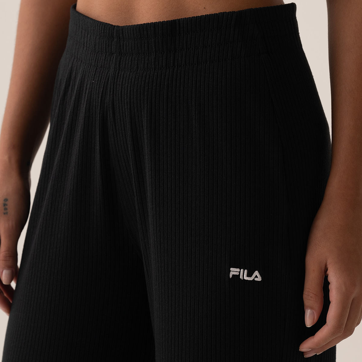 Calça Fila Wide Essentials Canelada Feminina