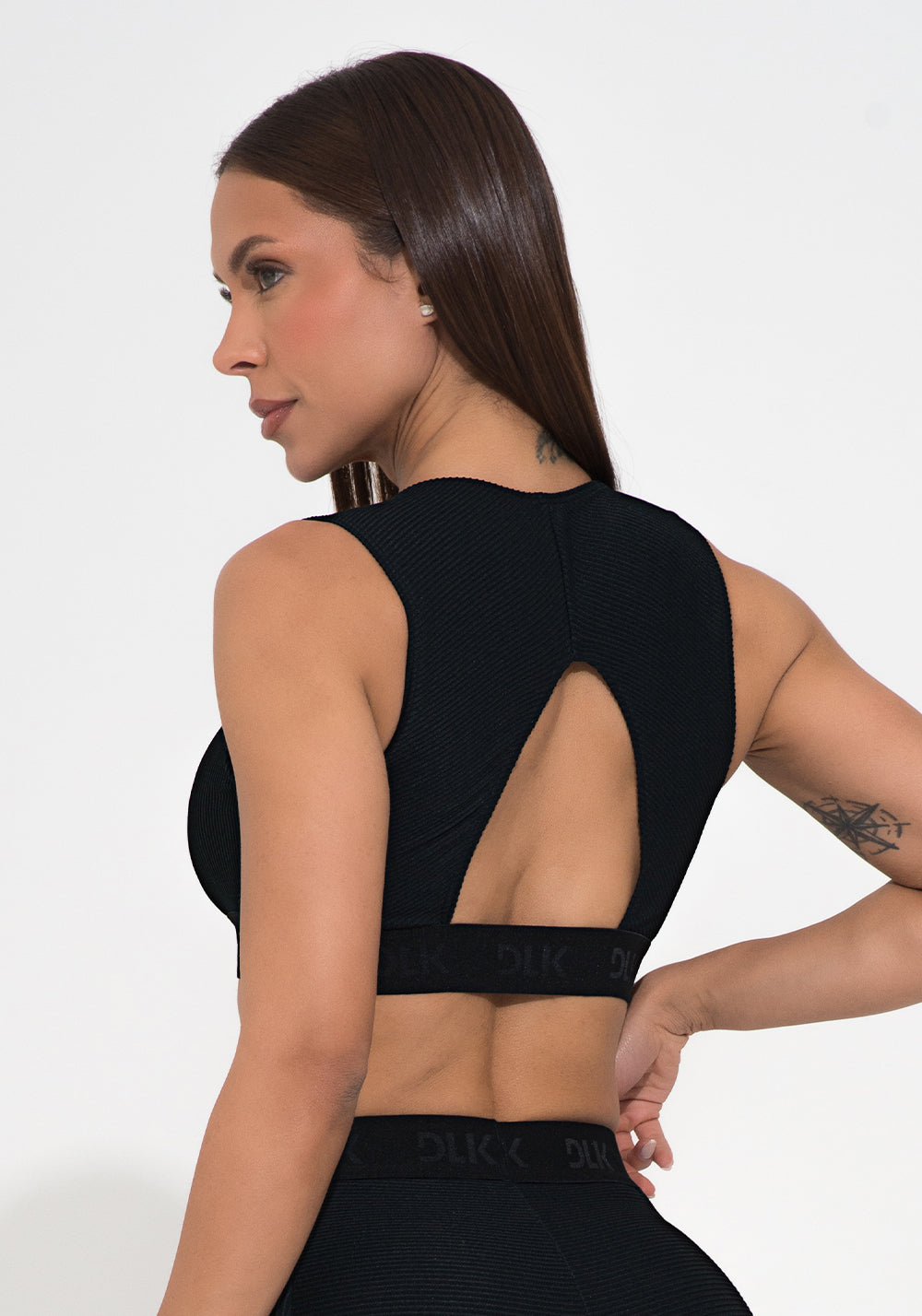 Conjunto Top e Calça Fitness Feminino Preto Canelado Com Elástico E Detalhe Costas Action Dlk