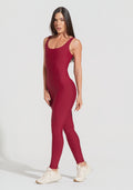 Macacão Fitness Feminino Vermelho Cereja Com Alças Largas E Recortes Aura Dlk