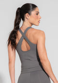 Camiseta Fitness Feminina Com Alças Cruzadas Cinza Básica Dlk
