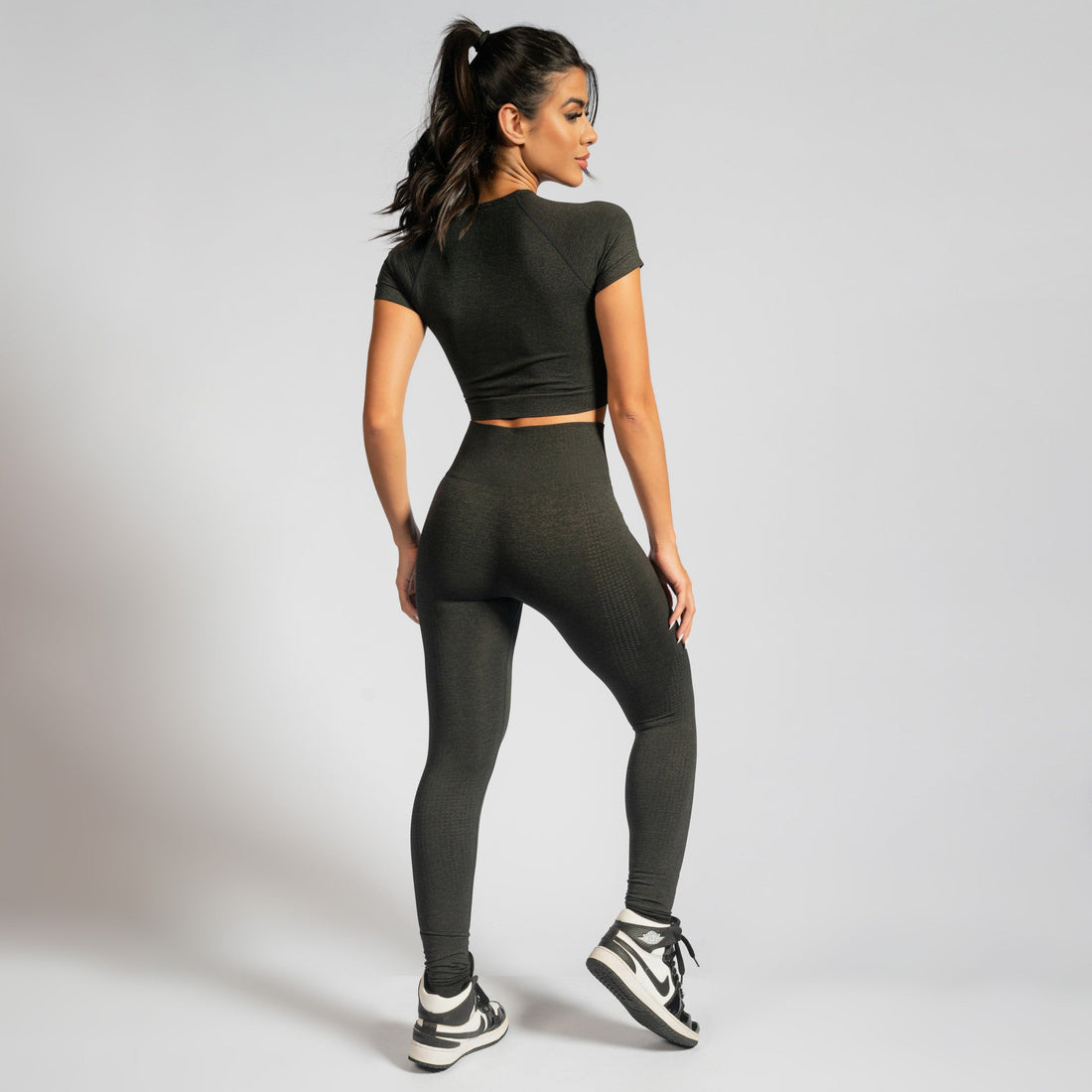 Conjunto Top e Calça Cropped Seamless Mescla Escuro TP1555