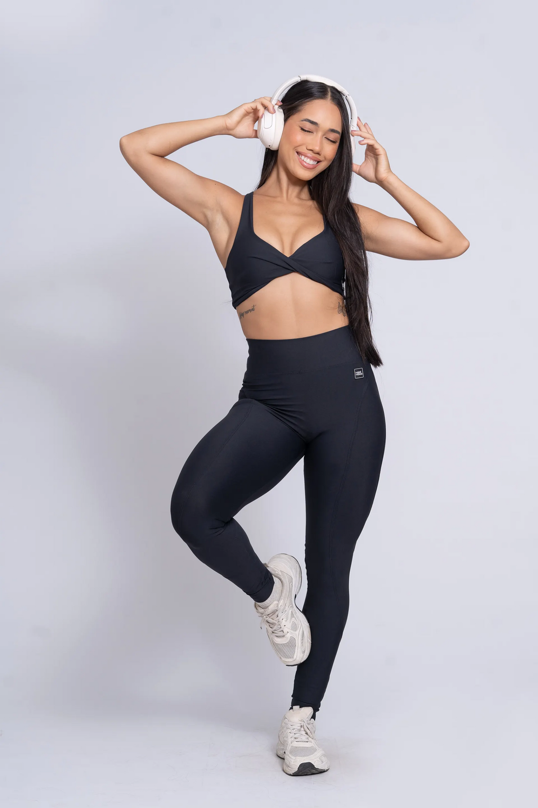 Calça Legging Fitness New Essence Preto -  Sem Costura Frontal