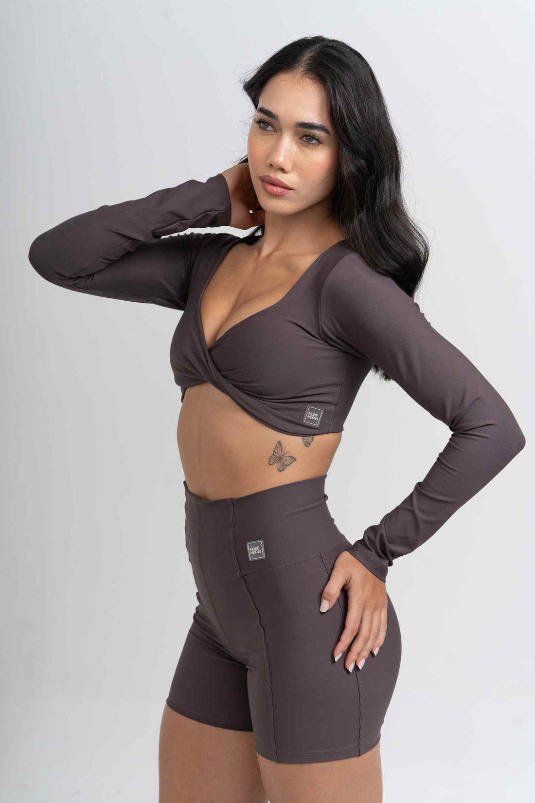 Conjunto Top e Calça Fitness Compressão Manga Longa Infinity Marrom Carbono