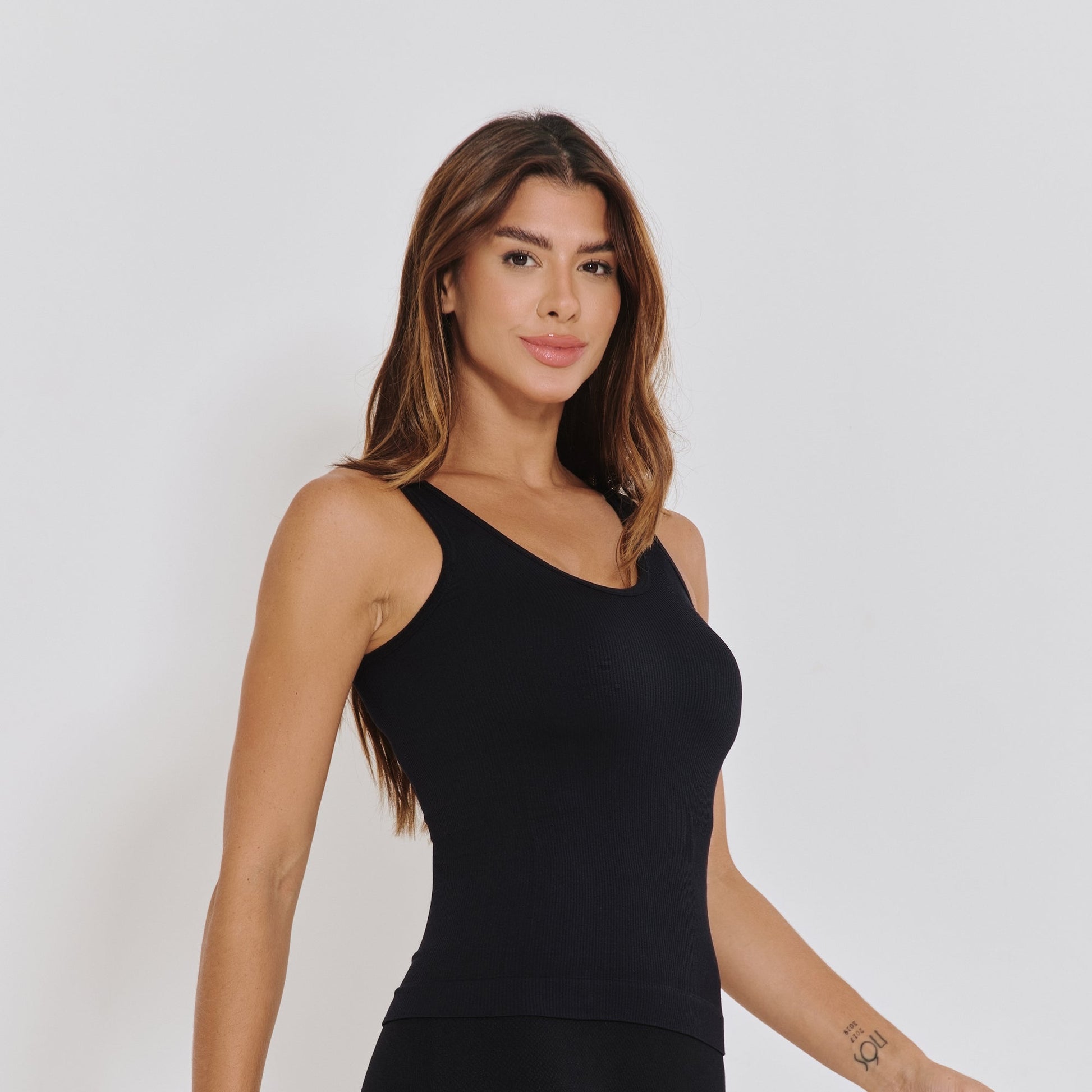 Camiseta Fitness Sem Costura Preta CT857