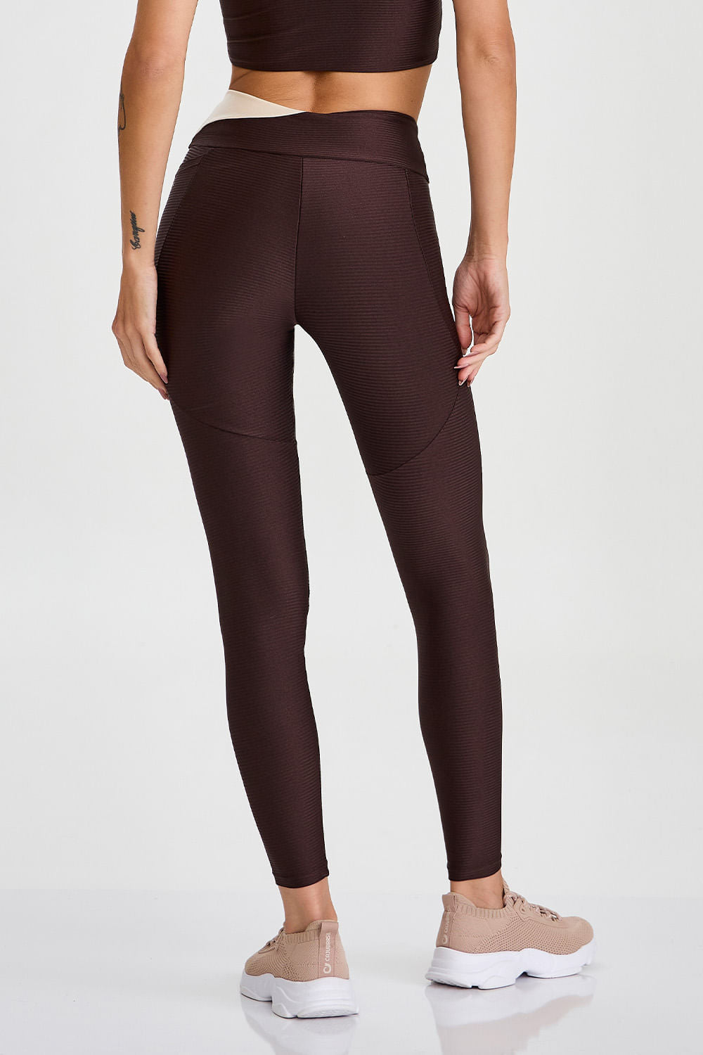 Legging Recortes Bolso Lateral Marrom Coffe