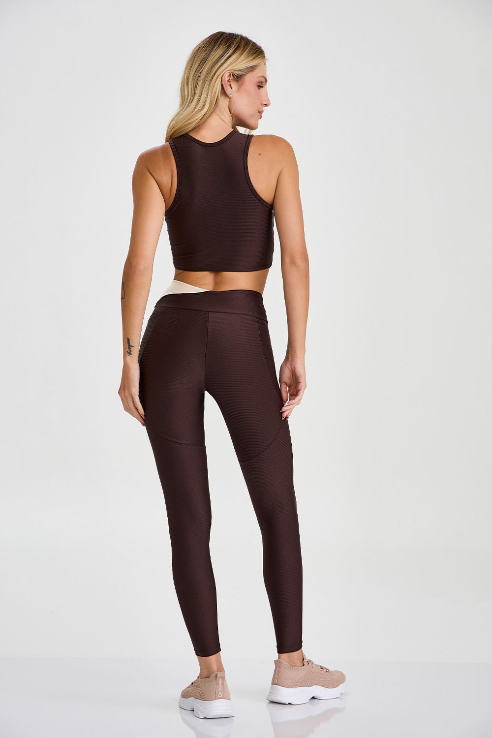 Legging Recortes Bolso Lateral Marrom Coffe
